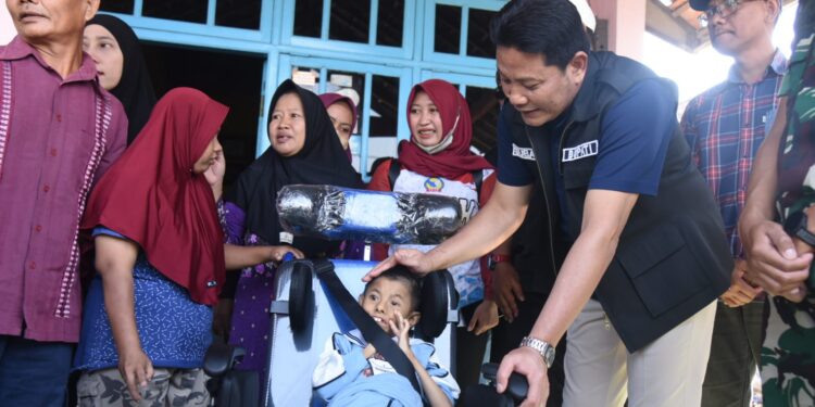 Bupati Subandi Datangi RTLH di Tarik, Tiga Rumah Warga Dapat Atensi Perbaikan