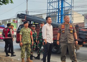 Rafi Dampingi Satpol PP Sosialisasikan Perda 10/2013 di Krembung, Dorong Penataan PKL Tetap Humanis