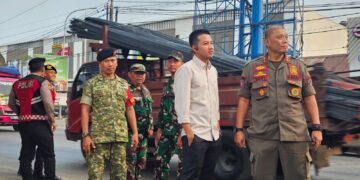 Rafi Dampingi Satpol PP Sosialisasikan Perda 10/2013 di Krembung, Dorong Penataan PKL Tetap Humanis